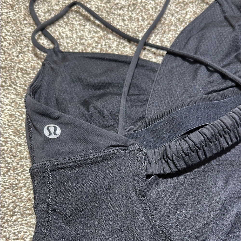 Lululemon black Ruched Tank Top built in bra strappy back size 6 - Picture 6 of 8